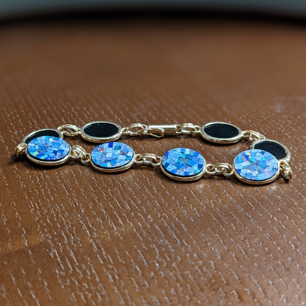 EUC 14 KT Yellow Gold Blue Mosaic Opal Bracelet 7.5 inches